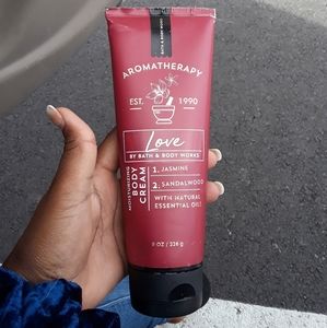 Jasmine and sandalwood aromatherapy bath and body